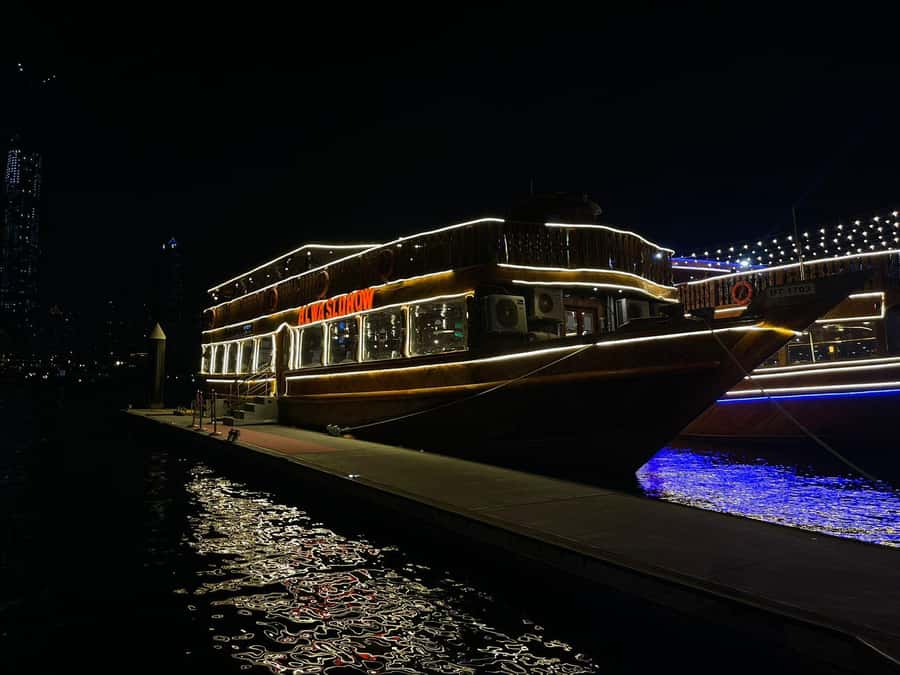 Dubai Marina Dinner Cruise with Live Entertainment(Al Wasl) - Who will enjoy this cruise most?
