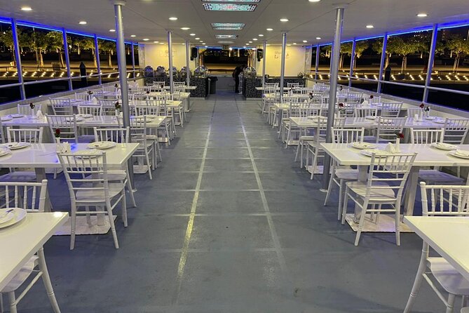 Dubai Marina Dinner Cruise with Live Shows - The best moments come during the skyline views