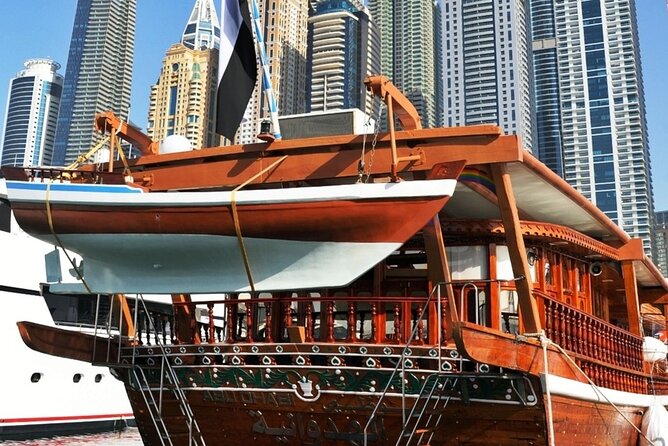 Dubai Marina Dinner Cruise with Transfers - Choosing between the lower and upper decks