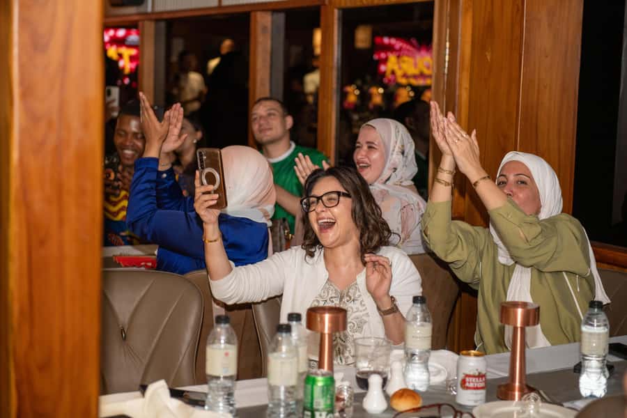 Dubai Marina: Luxury Dinner Cruise, Live Show, Open Bar & DJ - Key points to know before booking