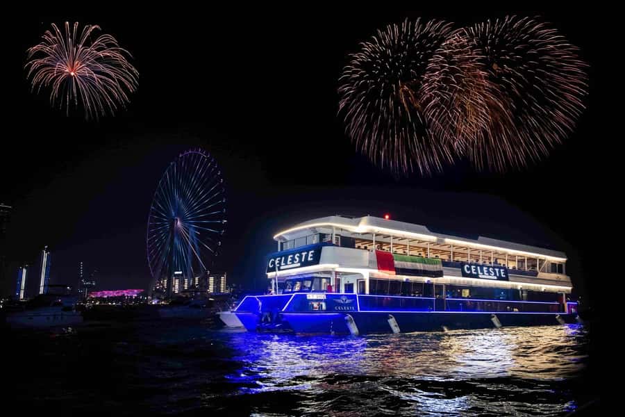 Dubai Marina: Luxury Dinner Cruise, Live Show, Open Bar & DJ - Dinner from Copthorne Hotel