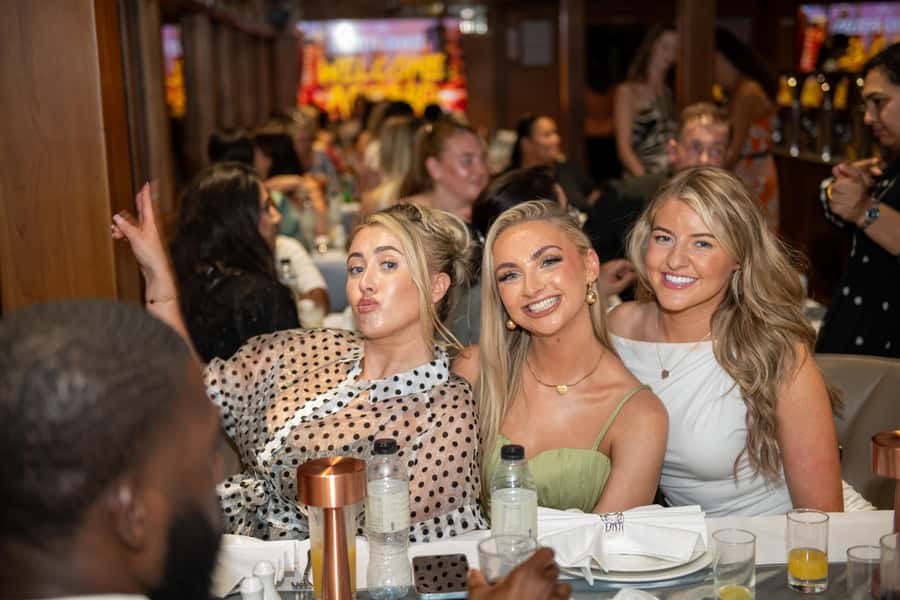 Dubai Marina: Luxury Dinner Cruise, Live Show, Open Bar & DJ - What you see from the water