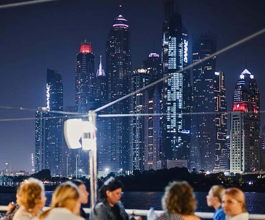 Dubai: Marina Premium Dinner Cruise with Unlimited Drinks - Boarding, Transfers, and the Timing Question