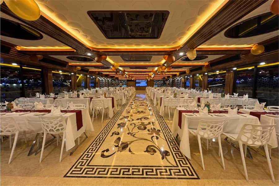 Dubai: Mega Yacht Dinner Cruise with Buffet - Entertainment that keeps the yacht lively