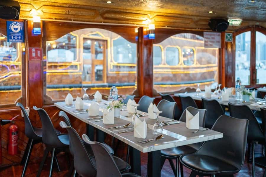 Dubai: Scenic Dhow Cruise with Buffet Dinner and Live Shows - How the 105 Minutes Usually Flows