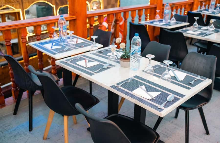 Dubai: Scenic Dhow Cruise with Buffet Dinner and Live Shows - Who Will Enjoy This Dhow Cruise?