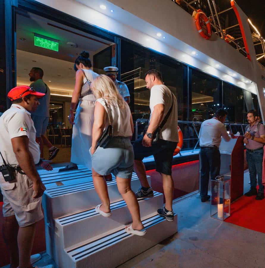 Dubai: Sunset or Dinner Cruise with Live Music & Open Bar - How much value do you get for $51?