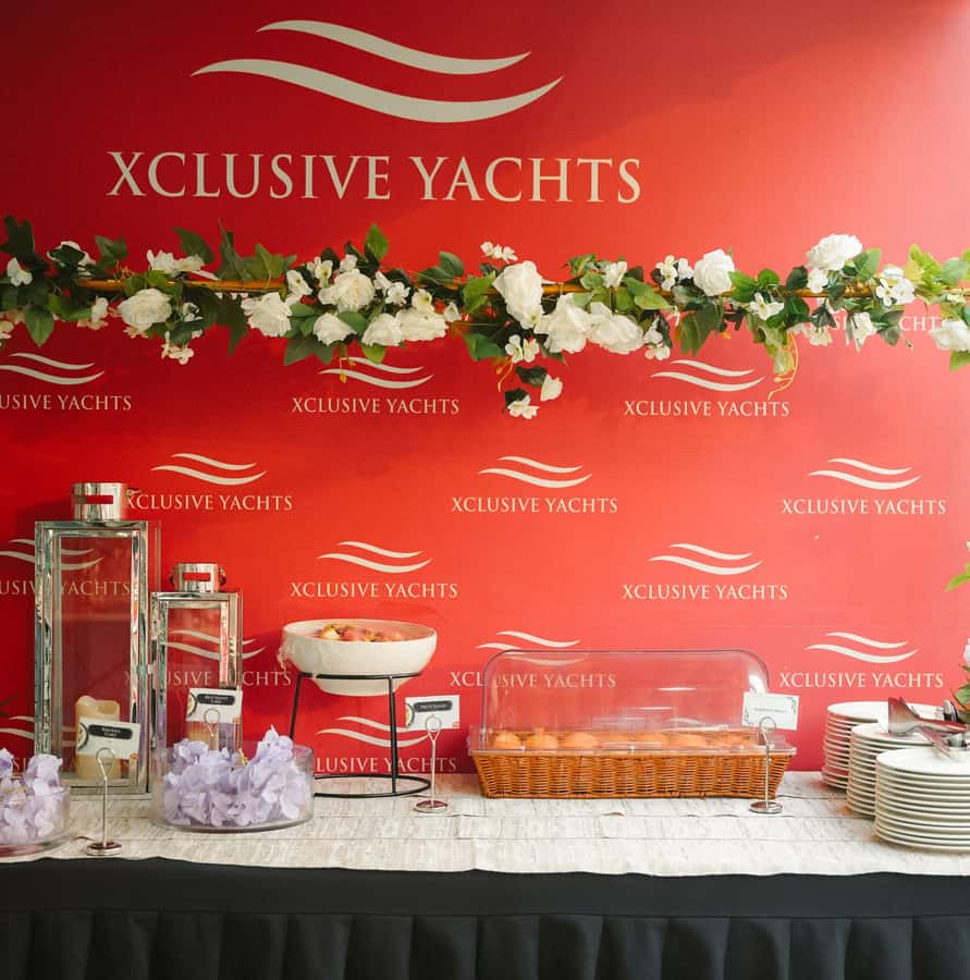 Dubai: Sunset or Dinner Cruise with Live Music & Open Bar - Who should book this cruise?
