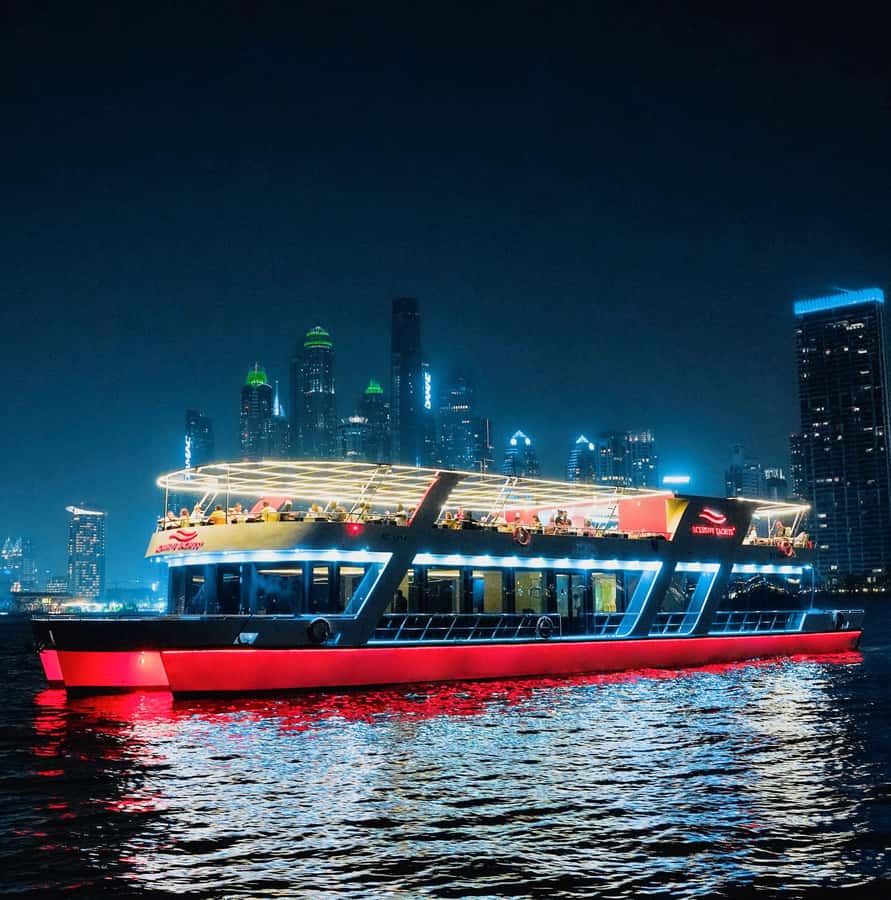 Dubai: Sunset or Dinner Cruise with Live Music & Open Bar - The buffet: plenty of choice, not fine dining