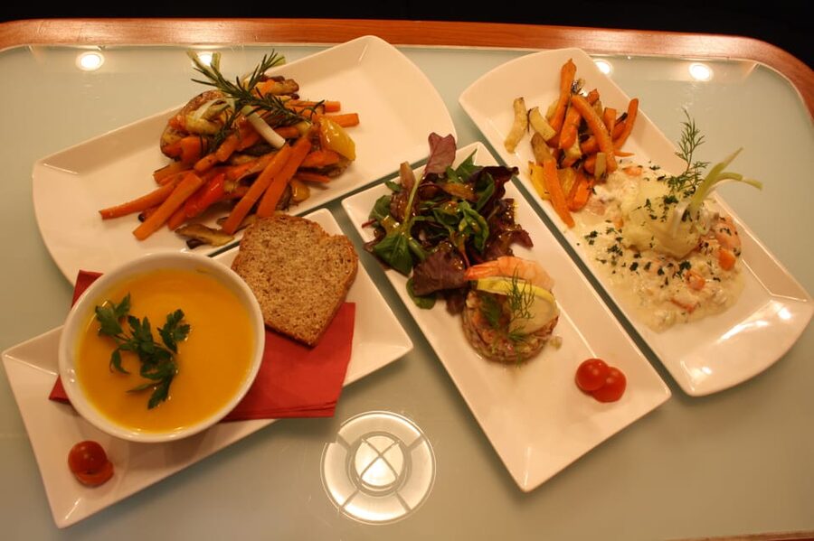 Dublin: Grand Canal Cruise with Dinner - What You Will See, and What You Will Not