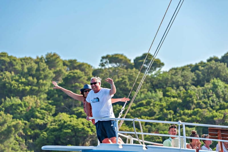 Dubrovnik: Elaphite Islands Cruise with Lunch and Drinks - Who should book this island day