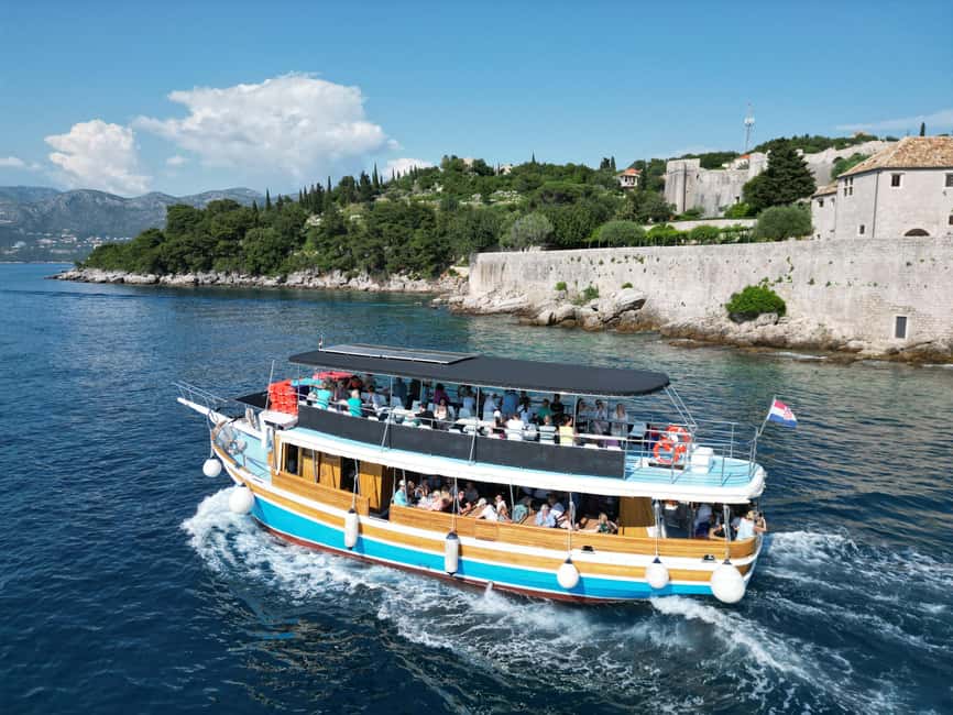 Dubrovnik: Elaphite Islands Cruise with Lunch and Drinks - Boarding the Emili and getting organized