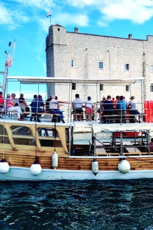 Dubrovnik: Elaphiti Islands Boat Cruise with Lunch & Drinks - Šipan: a longer stop with room to wander