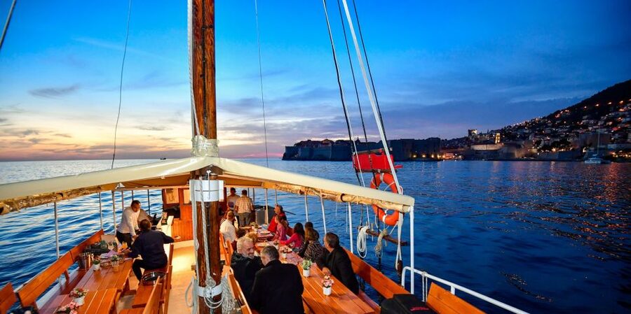 Dubrovnik: Sunset Dinner Cruise around the Old Town - What the Family-Run Style Adds