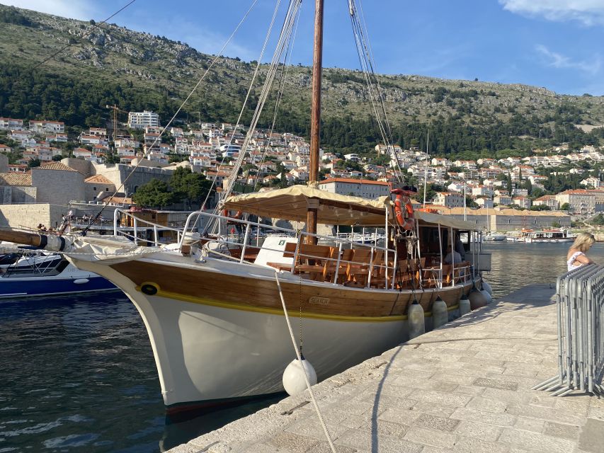 Dubrovnik: Sunset Dinner Cruise around the Old Town - Local Liqueurs and a Seafood-Led Dinner