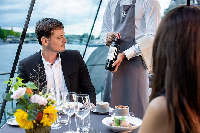 Early evening Dinner Cruise with drinks by Bateaux Parisiens - Why the early departure works well