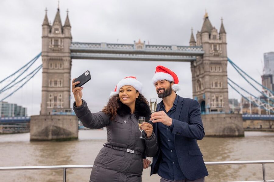 Festive London Christmas Day River Thames Lunch Cruise - Music, carols, and the right Christmas mood