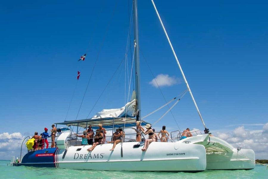 From Bayahíbe: Saona Island Catamaran Cruise with Buffet - Two and a half hours on Saona Island