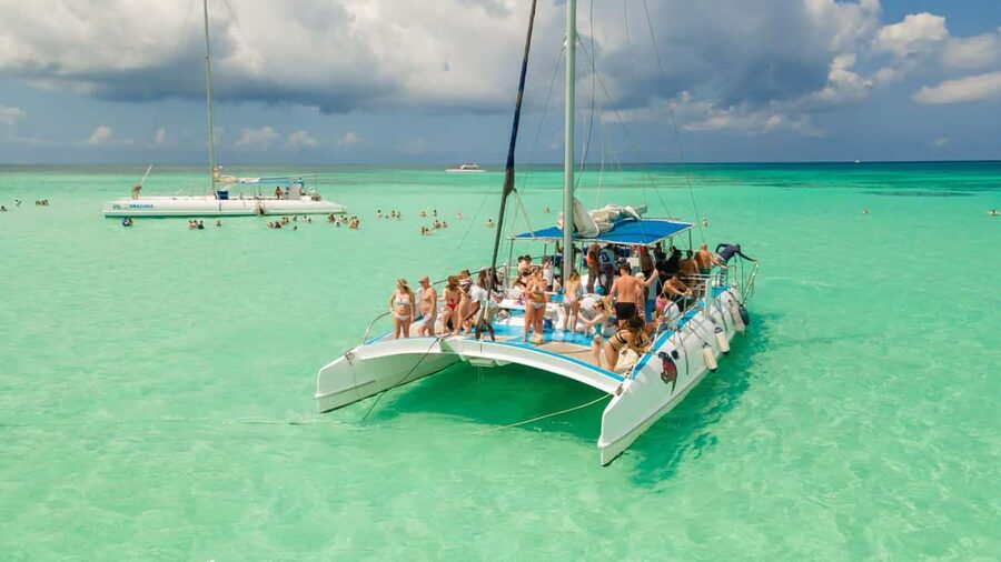 From Bayahíbe: Saona Island Catamaran Cruise with Buffet - The natural pool and the starfish question