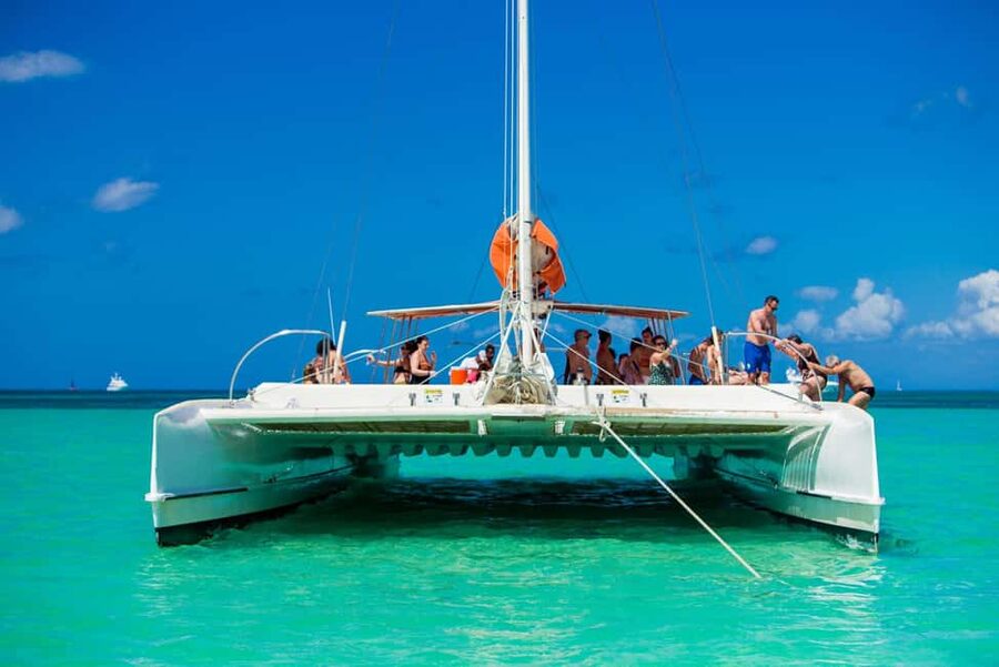 From Bayahíbe: Saona Island Catamaran Cruise with Buffet - Who should book this Saona Island cruise?