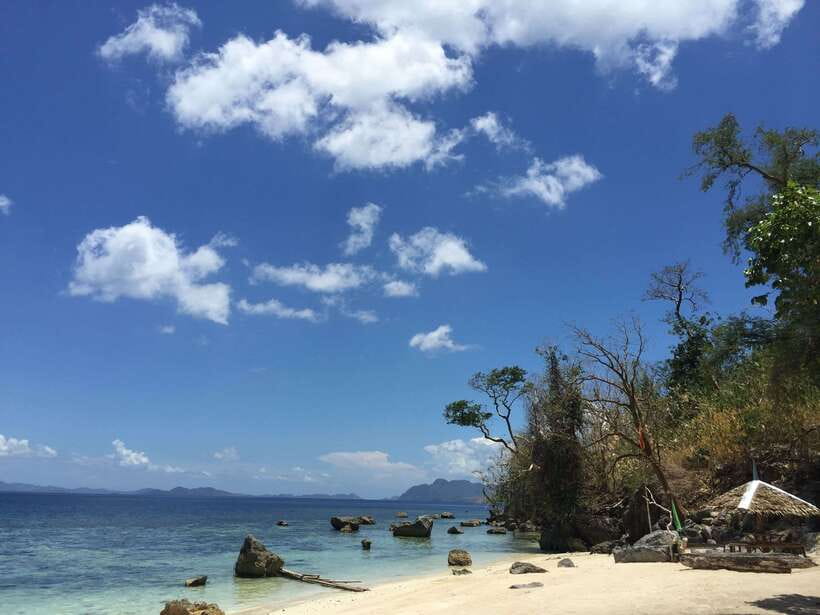 From Coron: Twin Lagoon and Skeleton Wreck Cruise with Lunch - Setting out toward Malcapuya Island