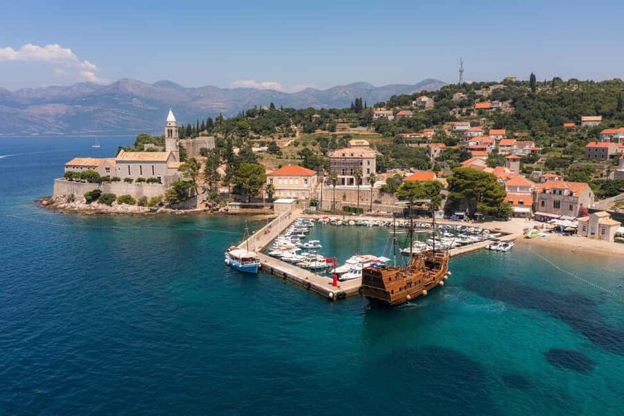 From Dubrovnik: Elaphiti Islands Galleon Cruise with Lunch - Lunch on board with sea views