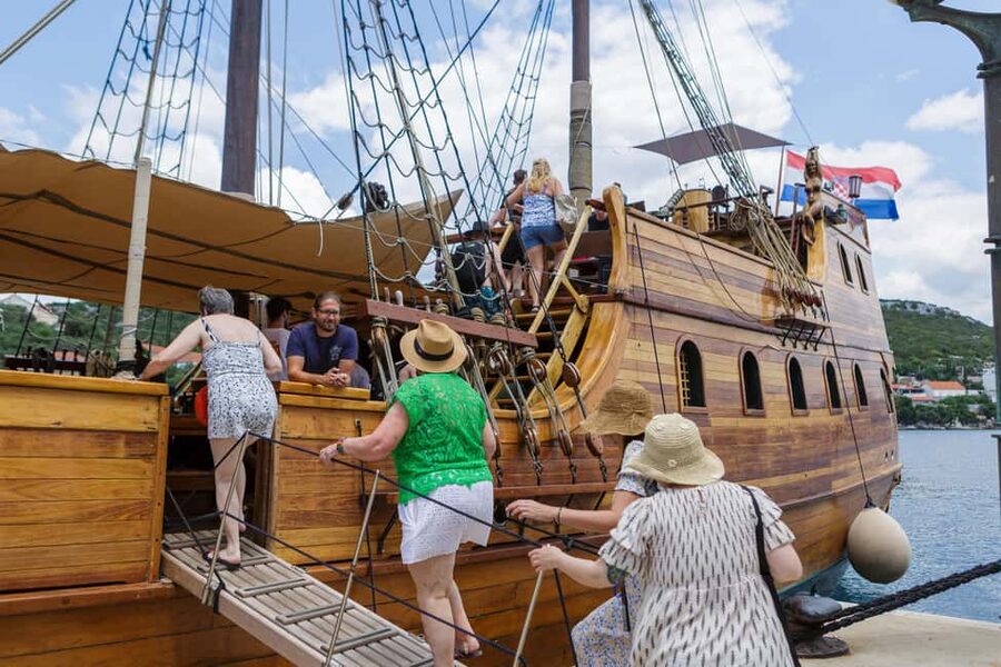 From Dubrovnik: Elaphiti Islands Galleon Cruise with Lunch - How the timing affects the value