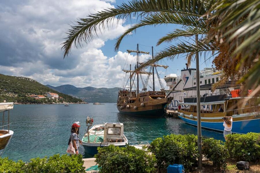 From Dubrovnik: Elaphiti Islands Galleon Cruise with Lunch - Meeting the ship at Dubrovnik Old Town Port