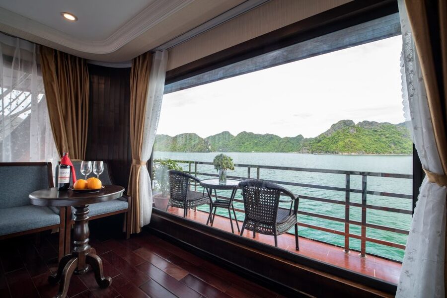 From Hanoi: 2-Day Lan Ha Bay Cruise with Meals and Cabin - Lunch among Con Vit and Gia Luan islets