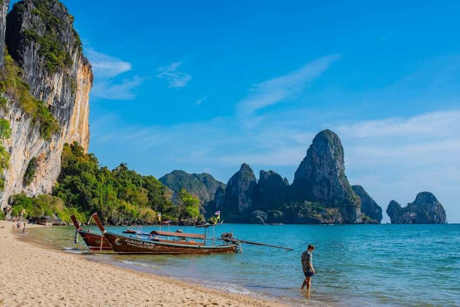 From Hanoi: Ha Long Bay Cruise with Lunch - The guide and the organization matter