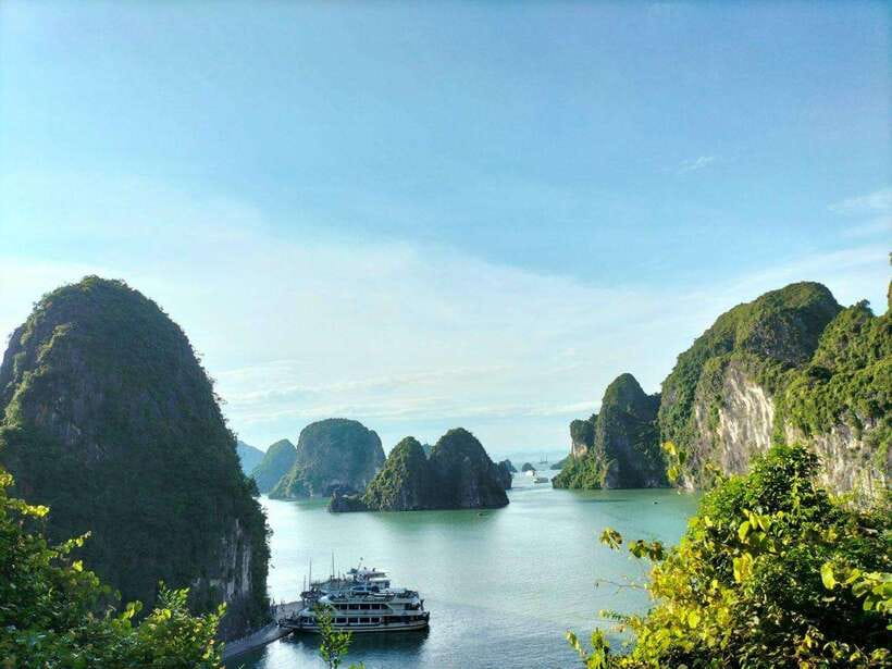 From Hanoi: Ha Long Bay Tour with Cruise & Lunch - What this $50 Ha Long Bay day delivers