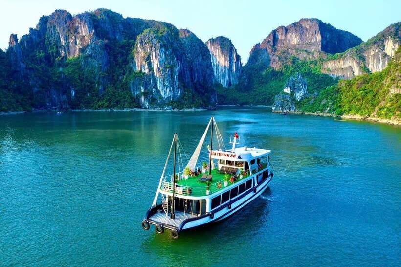 From Hanoi: Ha Long Bay Tour with Cruise & Lunch - Guides, comfort, and the feel of the day