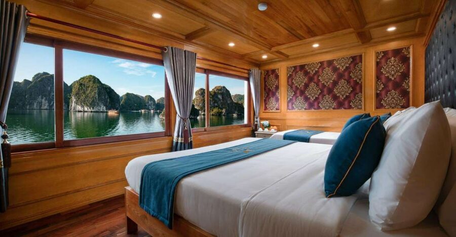 From Hanoi: Ha Long & Lan Ha Bay 2-Day Cruise with Meals - Squid fishing and a quiet night on the bay