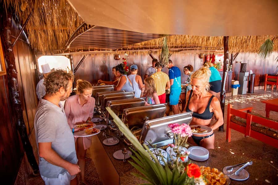 From Hurghada: Paradise Island Snorkeling Cruise with Lunch - The boat ride to Paradise Island