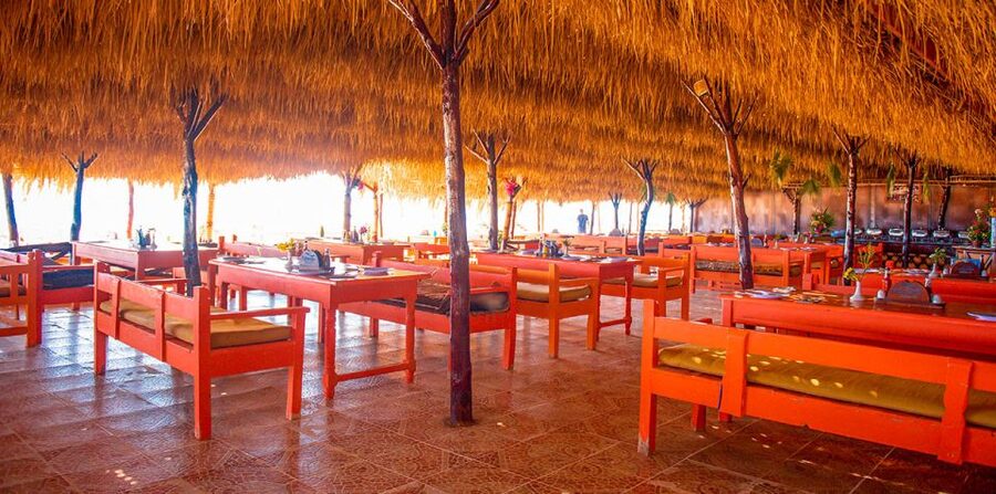 From Hurghada: Paradise Island Snorkeling Cruise with Lunch - Snorkeling with the crew