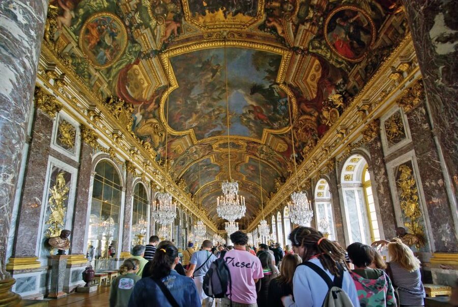 From London: Paris Day Trip with Eiffel Tower & Lunch Cruise - Free time, within a tight frame
