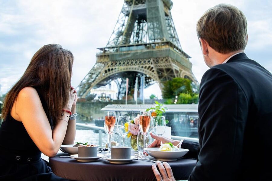 From London: Paris Tour with Sightseeing Bus & Lunch Cruise - Paris by Eurostar, Then Straight Into the City
