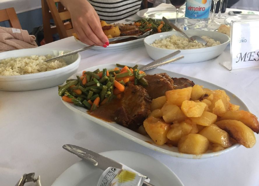 From Porto: Régua to Porto River Cruise with Lunch on Board - Lunch, wine, and service on board