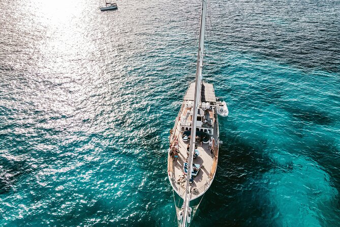 From Sliema: Three Bay Cruise with Lunch and Optional Transfers - Sailing toward Gozo and Daħlet Qorrot Bay