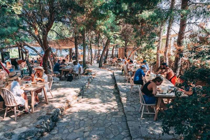 From Trogir: Blue Lagoon & Šolta Cruise with Lunch & Drinks - Why the $76 price is fair