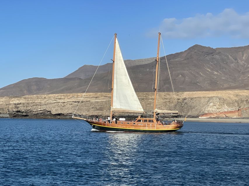 Fuerteventura: Exclusive Turkish Gulet Cruise with Lunch - The open drinks bar