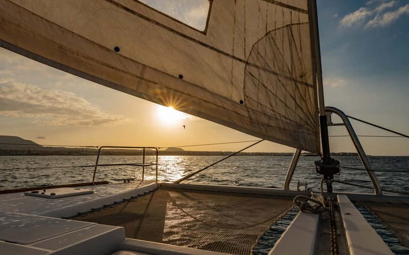 Fuerteventura: Lobos Island Catamaran Cruise with Lunch - Kayaks, paddleboards, or a quiet deck