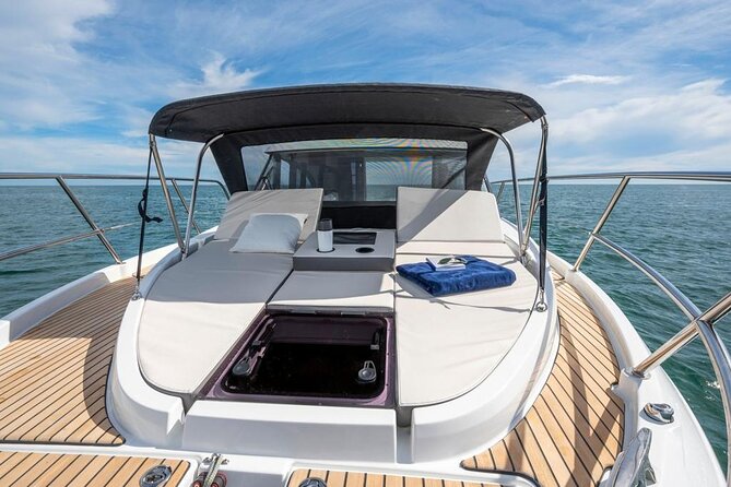 Full day cruise with lunch and aperitif at sunset - Maniace Castle and the Swabian waterfront