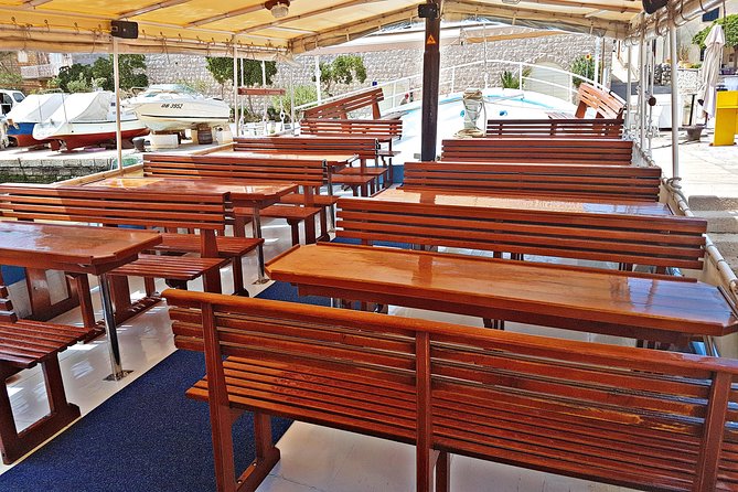 Full-Day Dubrovnik Elaphite Islands Cruise with Lunch and Drinks - What the boat atmosphere is really like