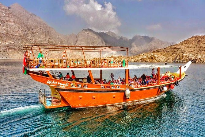Full Day Musandam Dibba Cruise with Buffet Lunch and Snorkelling - Crossing the border at Dibba