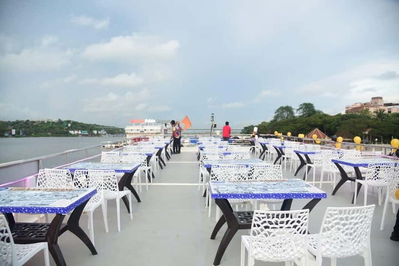 Goa: Triple Deck Family Dinner Cruise and Performances - The lower deck: Bollywood, dancing, and games