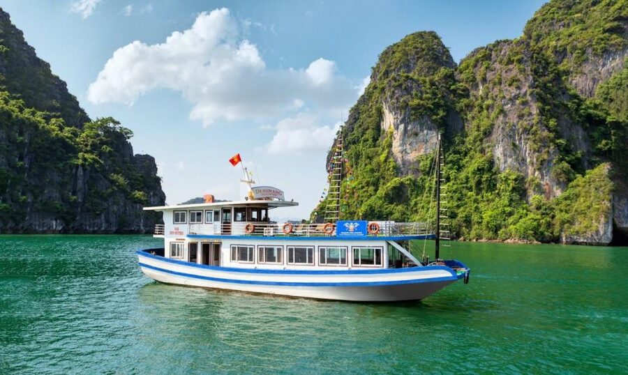 Ha Long: Afternoon Cruise with Lunch, Kayaking, and Swimming - Key points at a glance