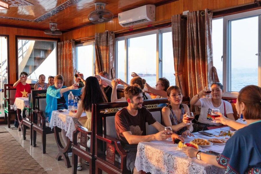 Ha Long: Afternoon Cruise with Lunch, Kayaking, and Swimming - Practical preparation for the hot, active stops
