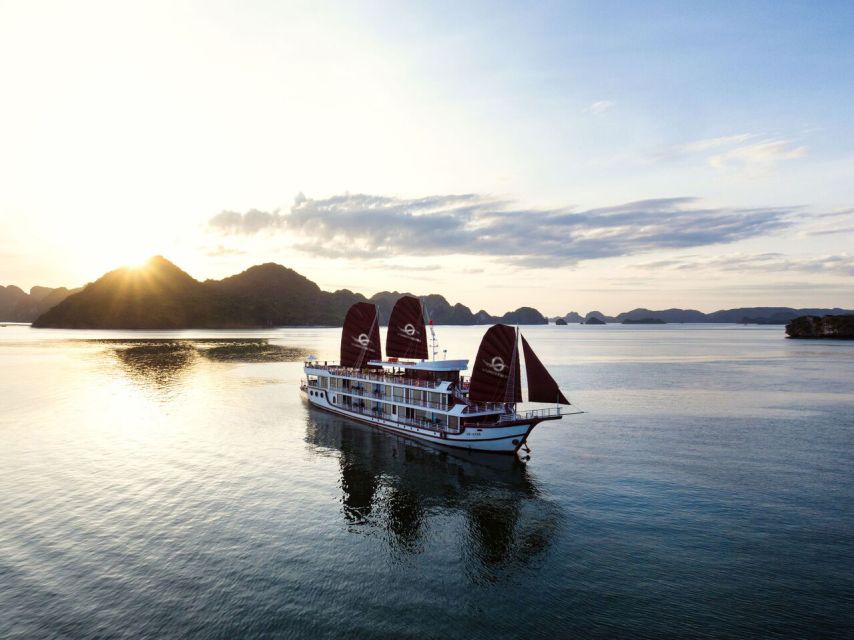 Ha Long & Lan Ha Bays: 2-Day Cruise with Meals & Kayaking - Why two bays are better than a quick boat trip