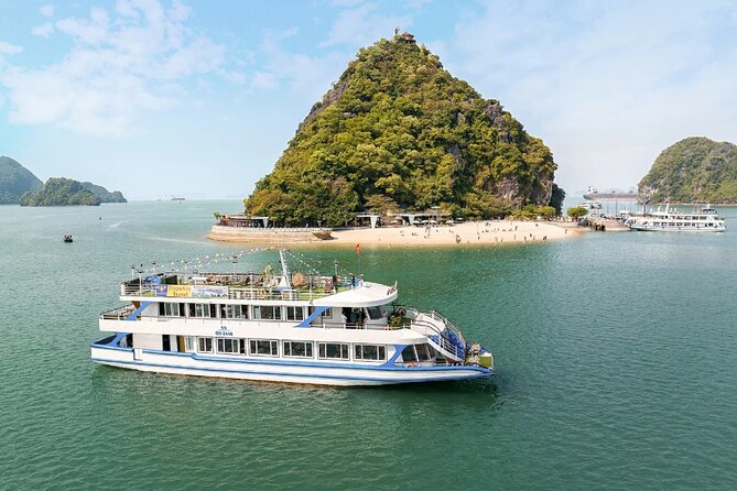 Halong Bay Deluxe Cruise with Lunch, Kayaking & Cave Tour - Key points to know before booking